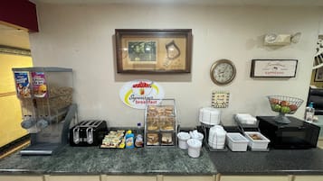 Free daily continental breakfast