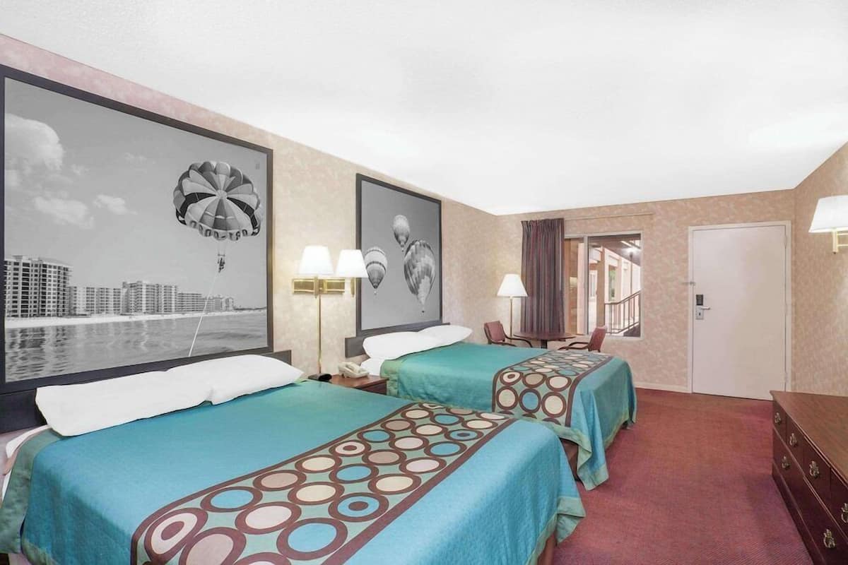 Cribs (free), rollaway beds (surcharge), WiFi (free), bed sheets