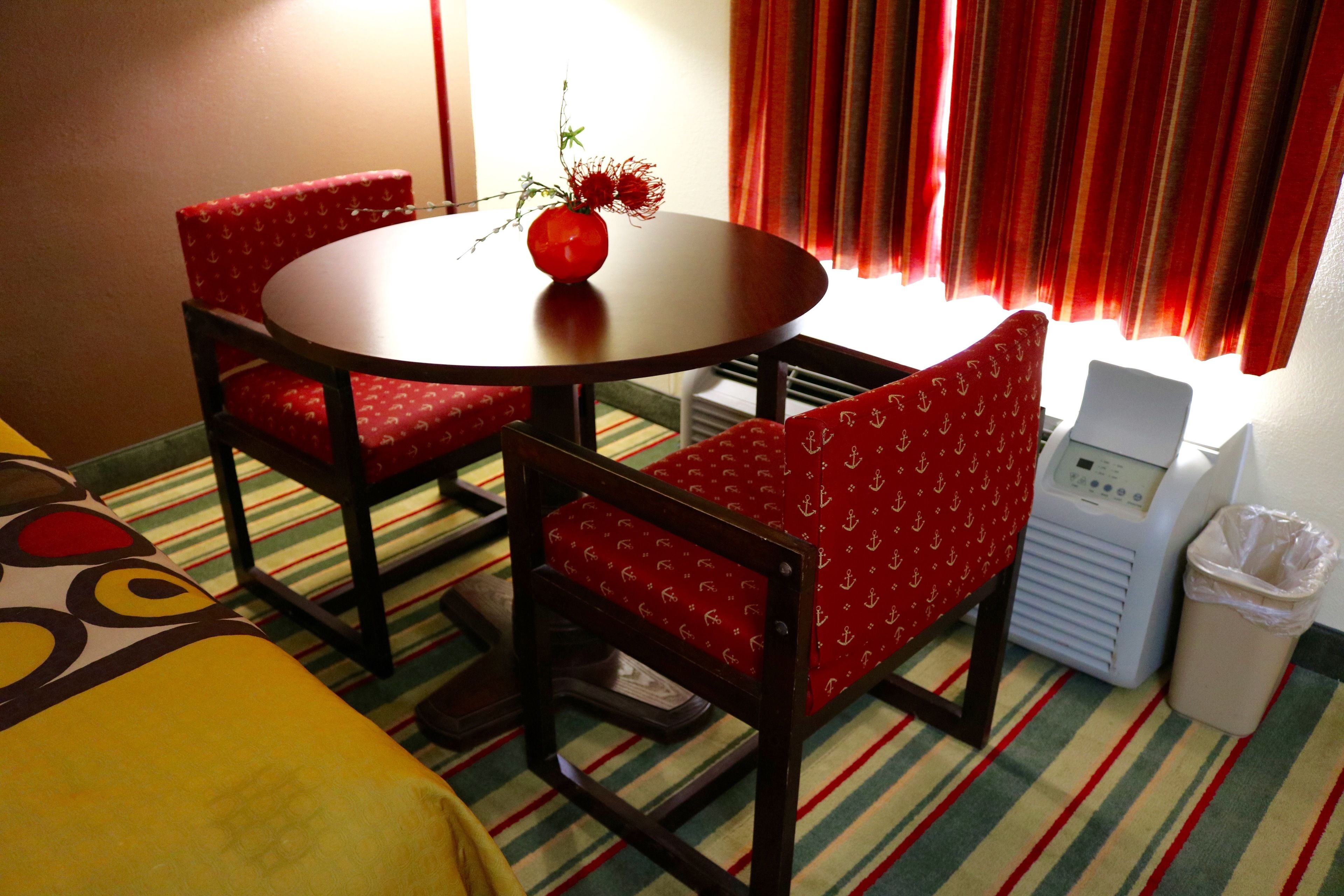 Makan di kamar
