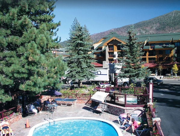 2 outdoor pools, sun loungers