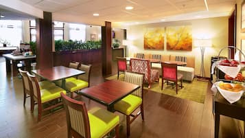 Desayuno continental incluido todos los días