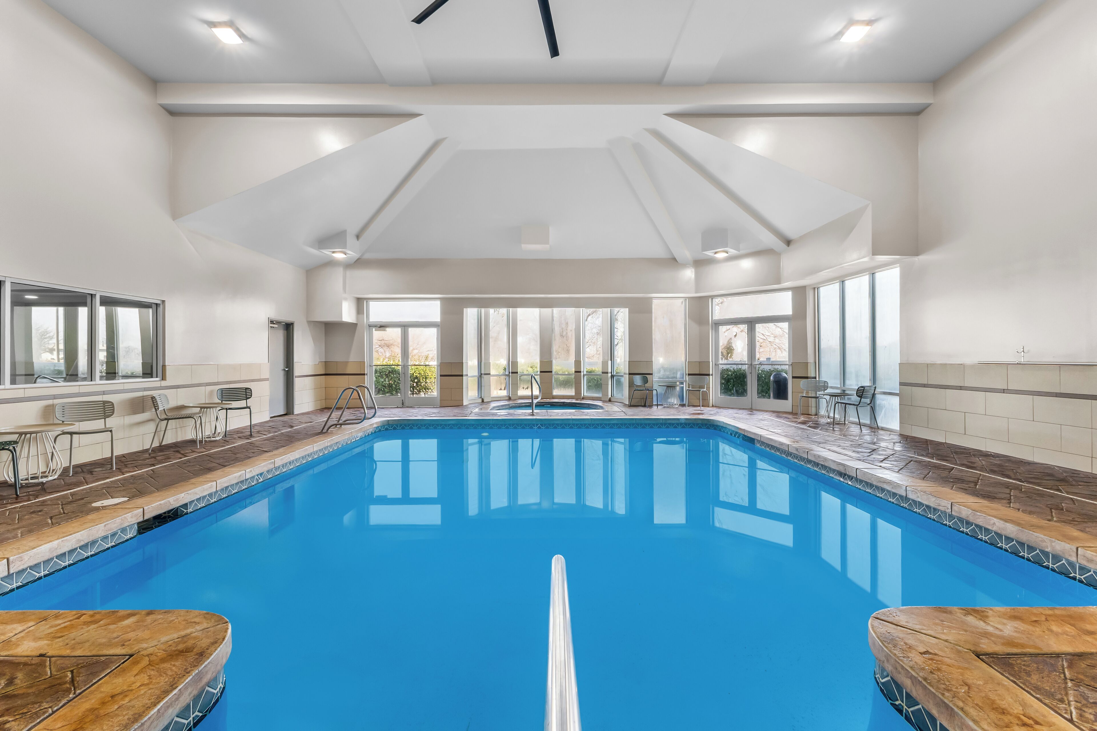 สระว่ายน้ำในร่ม