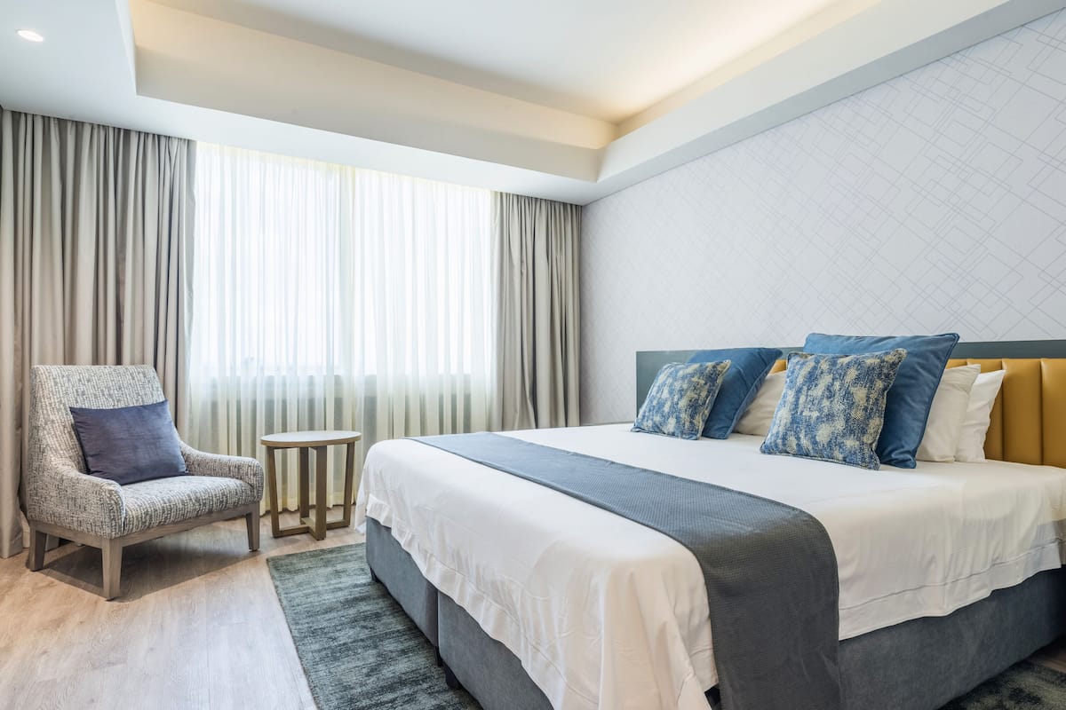 Towers Luxury Single Room