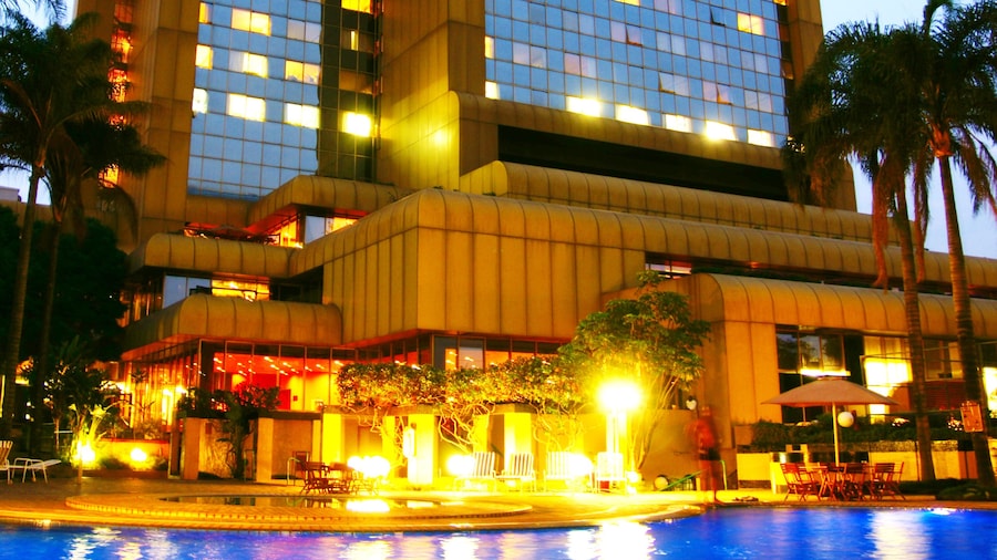 Rainbow Towers Hotel And Conference Centre