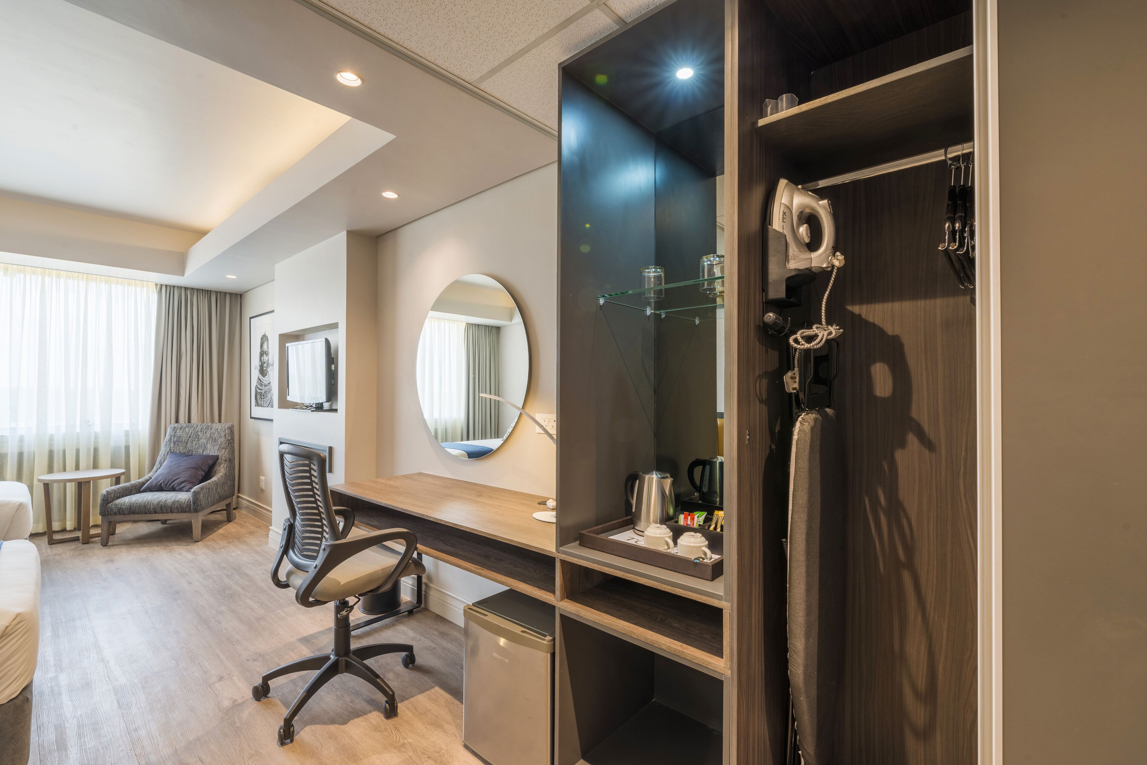 Towers Luxury Single Room | In-room dining