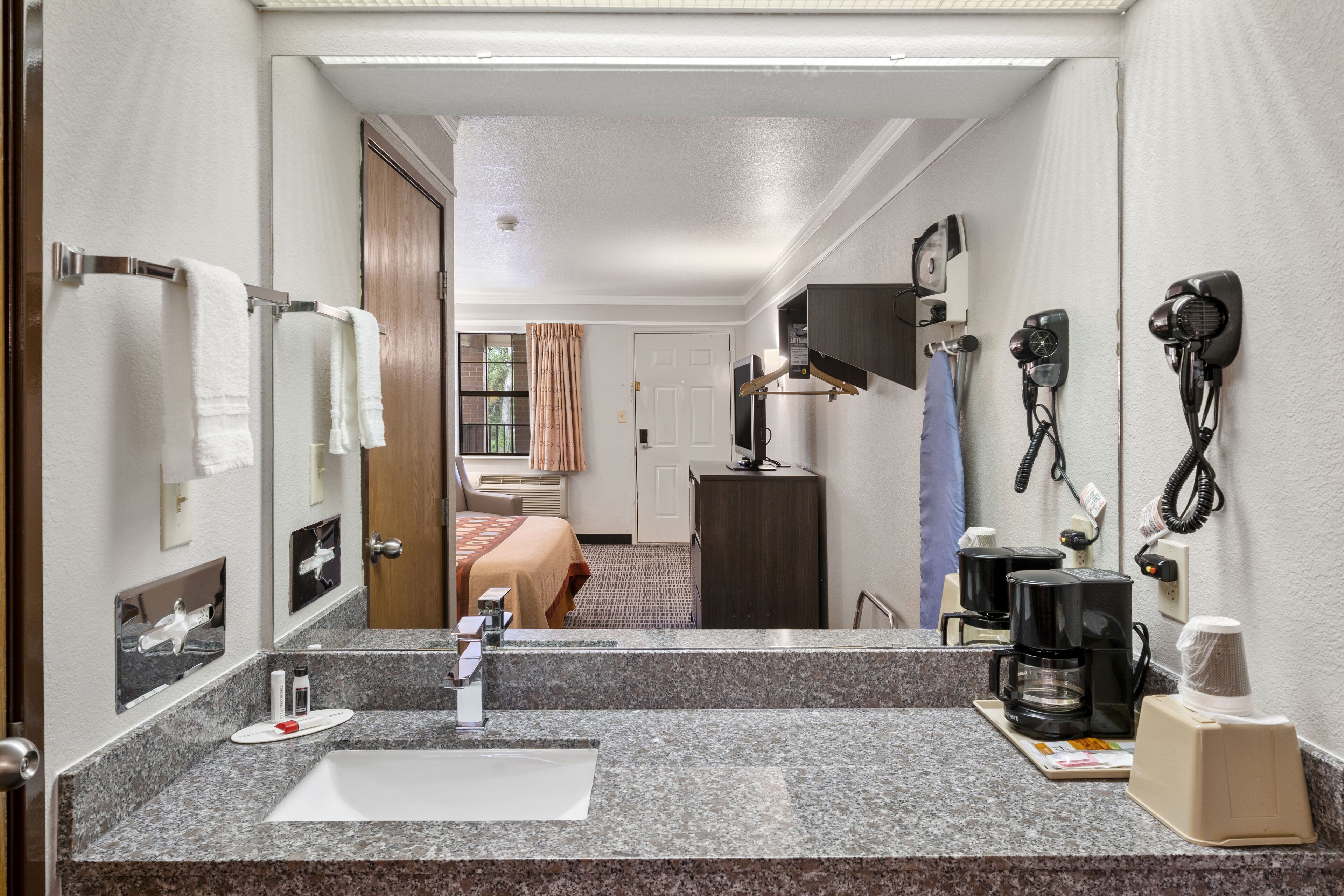 Ensemble douche/baignoire, baignoire relaxante profonde