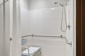 Room, 1 King Bed, Accessible, Non Smoking | Bathroom | Combined shower/bathtub, deep-soaking bathtub, free toiletries, towels
