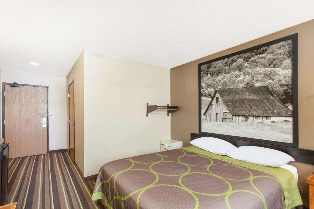 In-room safe, desk, blackout drapes, free cribs/infant beds