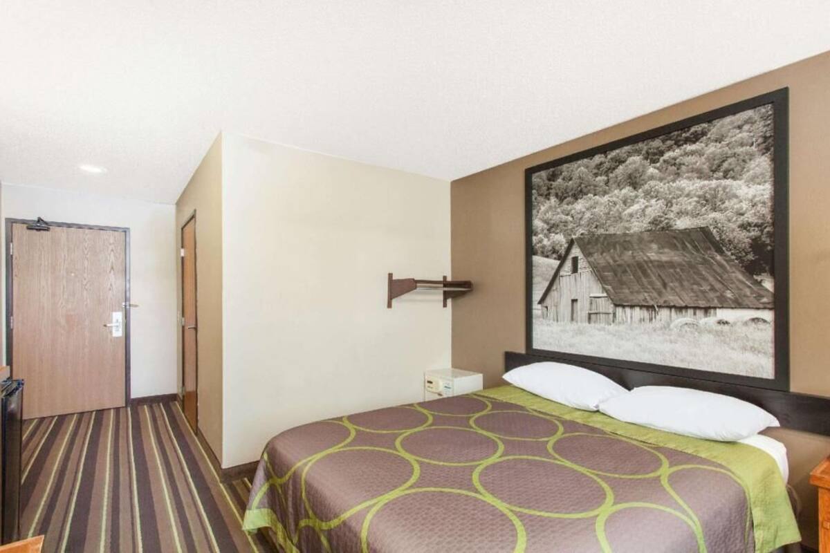 In-room safe, desk, blackout drapes, free cribs/infant beds