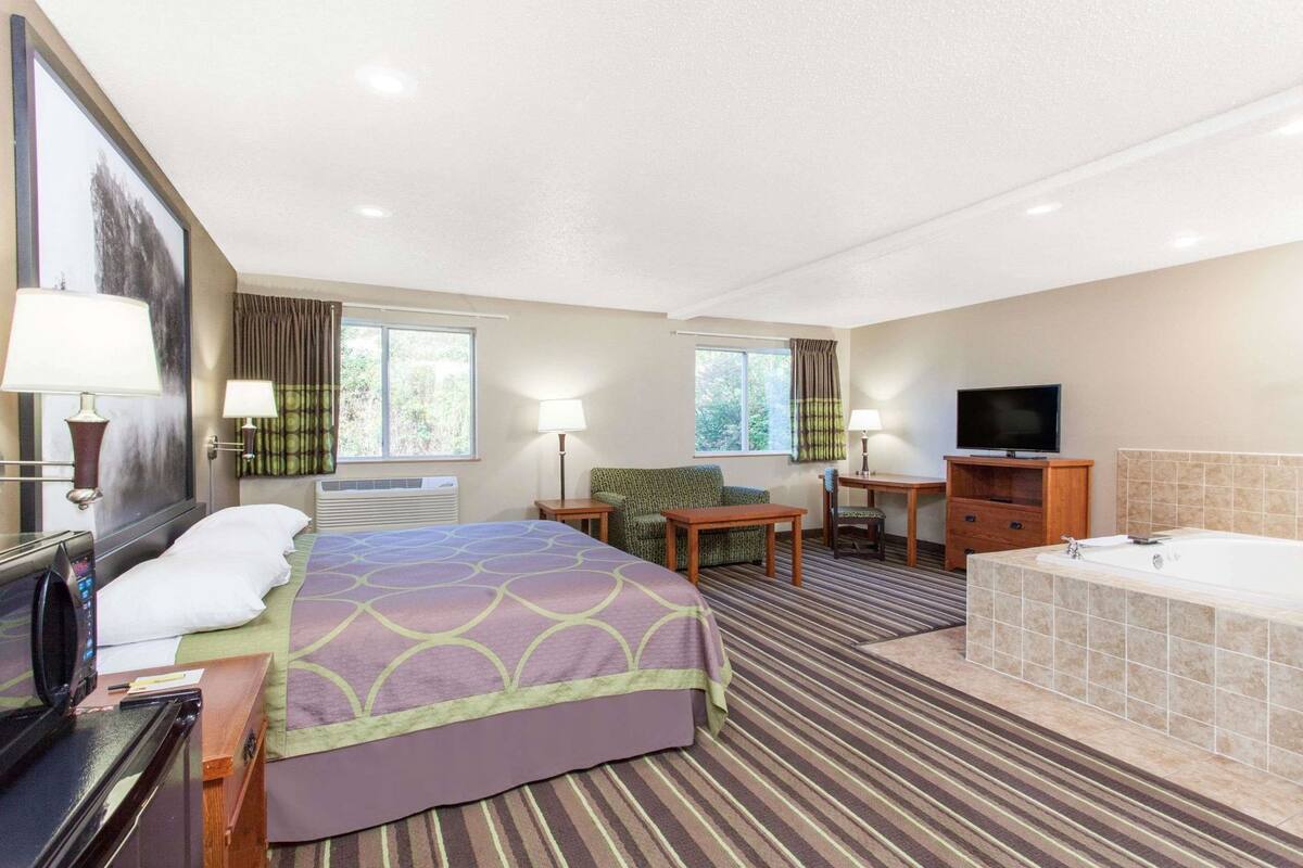 In-room safe, desk, blackout drapes, free cribs/infant beds