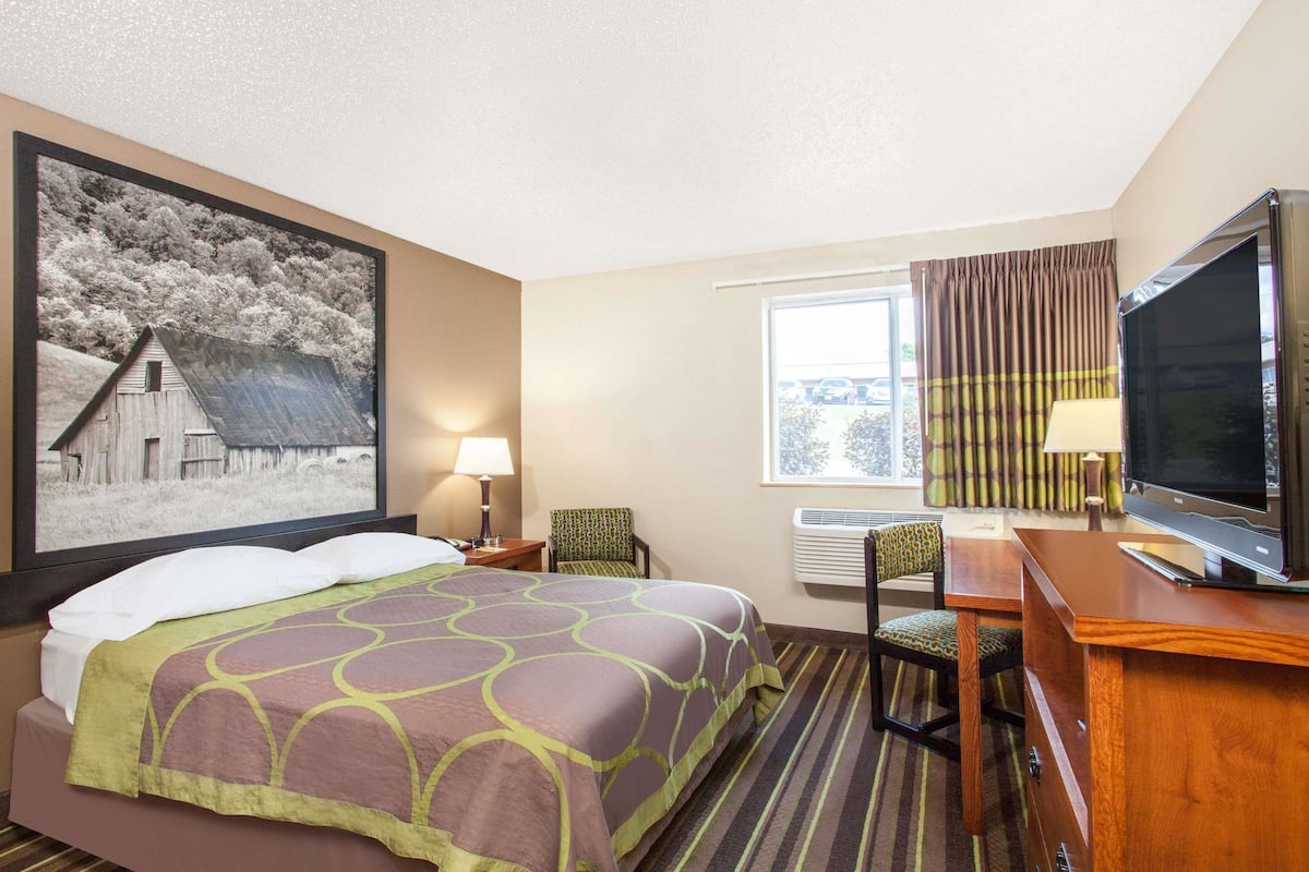 Chambre, 1 grand lit, accessible aux personnes à mobilité réduite, non-fumeur (Mobility) | Salle de bain