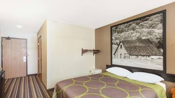 シャワー付き浴槽、バスアメニティ (無料)、ヘアドライヤー、タオル