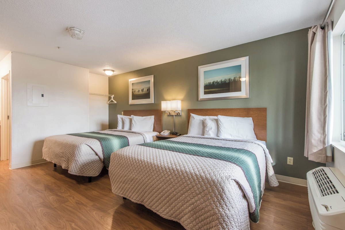 Studio, 2 Queen Beds, Non Smoking | Free WiFi, bed sheets