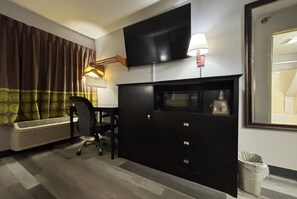 Room, 1 King Bed, Non Smoking | Soundproofing, WiFi, bed sheets, alarm clocks - Super 8 by Wyndham Chenoa  (Chenoa)