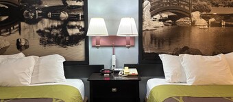 Super 8 by Wyndham Chenoa 