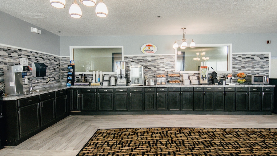 Super 8 by Wyndham McLean/Bloomington SW