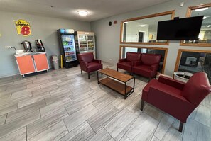 Lobby - Super 8 by Wyndham McLean/Bloomington SW (McLean)