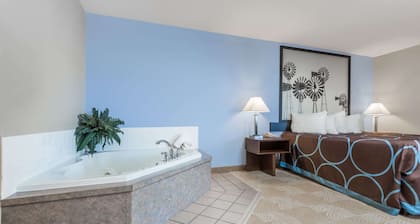 Super 8 by Wyndham Beloit KS