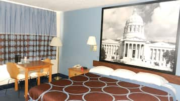 Standard Room, 1 King Bed | In-room safe, desk, blackout drapes, iron/ironing board