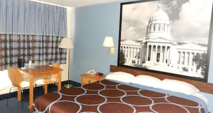 Super 8 by Wyndham Potosi