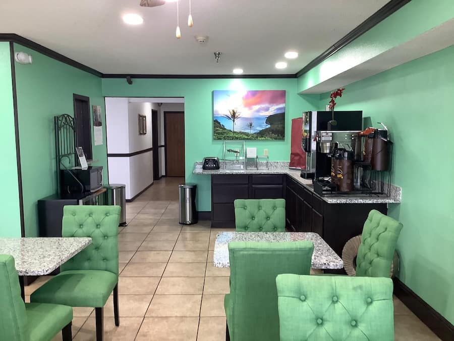 Free daily continental breakfast