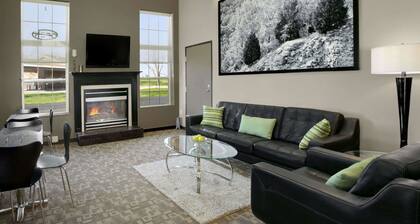 Super 8 by Wyndham Strafford/Springfield Area