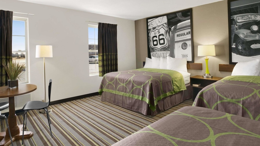 Super 8 by Wyndham Strafford/Springfield Area