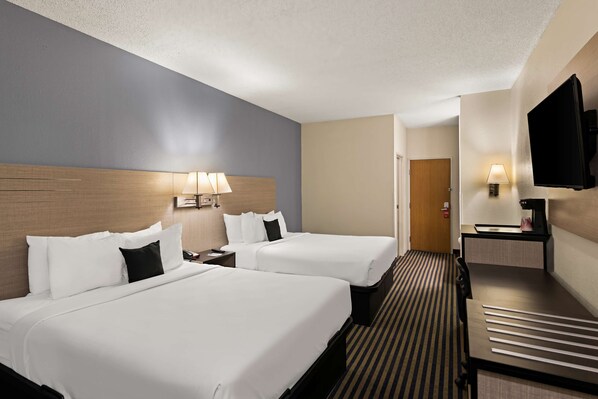 Room, 2 Queen Beds, Non Smoking | In-room safe, desk, blackout drapes, rollaway beds - Red Lion Inn & Suites Gretna - Omaha SW (Gretna)