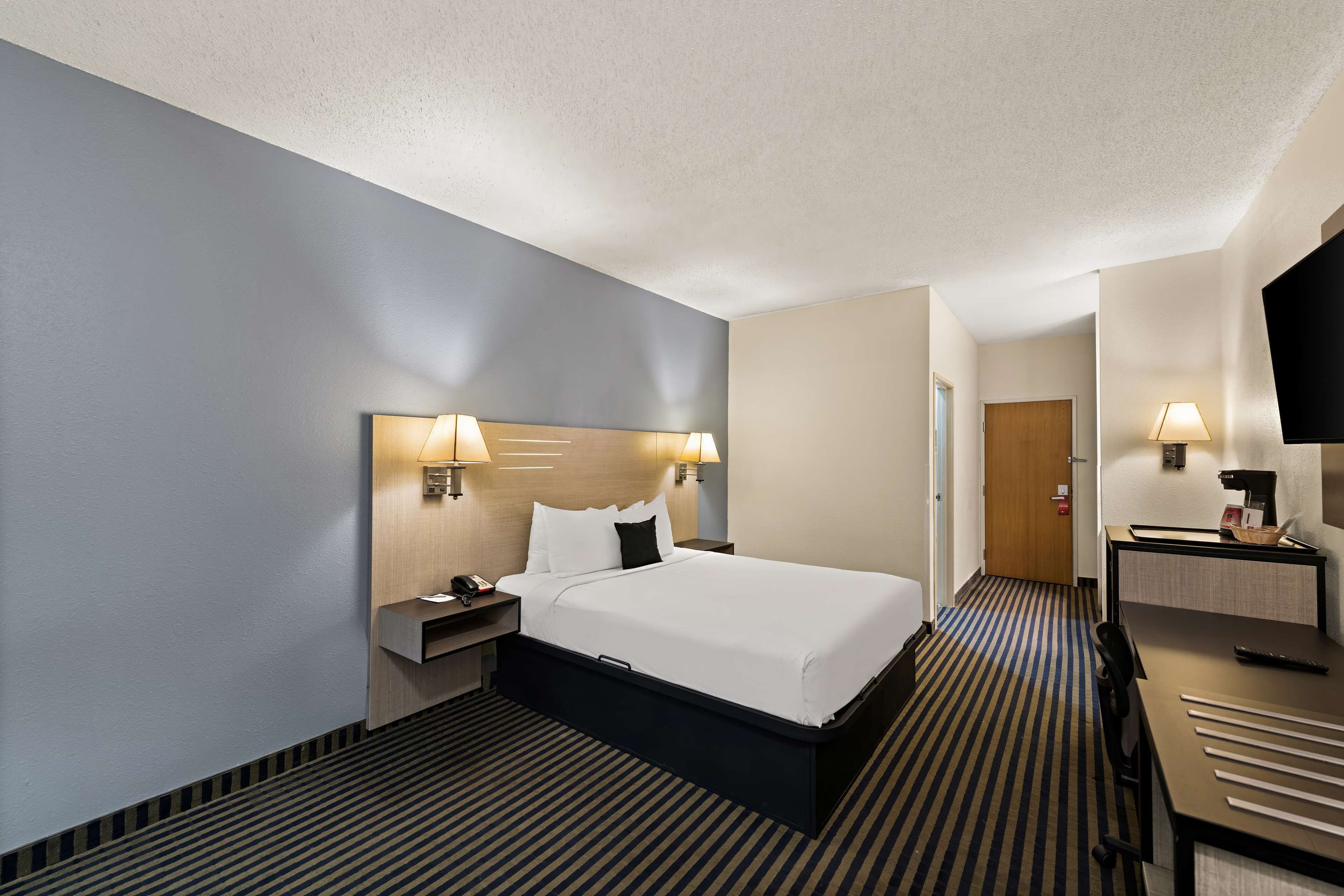 In-room safe, desk, blackout curtains, rollaway beds