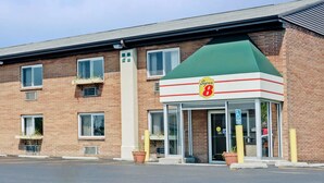 Exterior - Super 8 by Wyndham Kenmore/Buffalo/Niagara Falls Area (Buffalo)