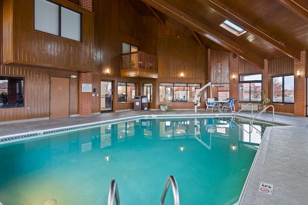 Una piscina cubierta