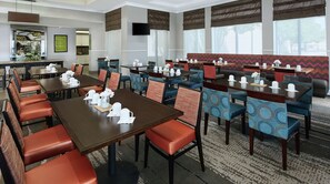 Petit déjeuner continental (9.95 USD par personne)