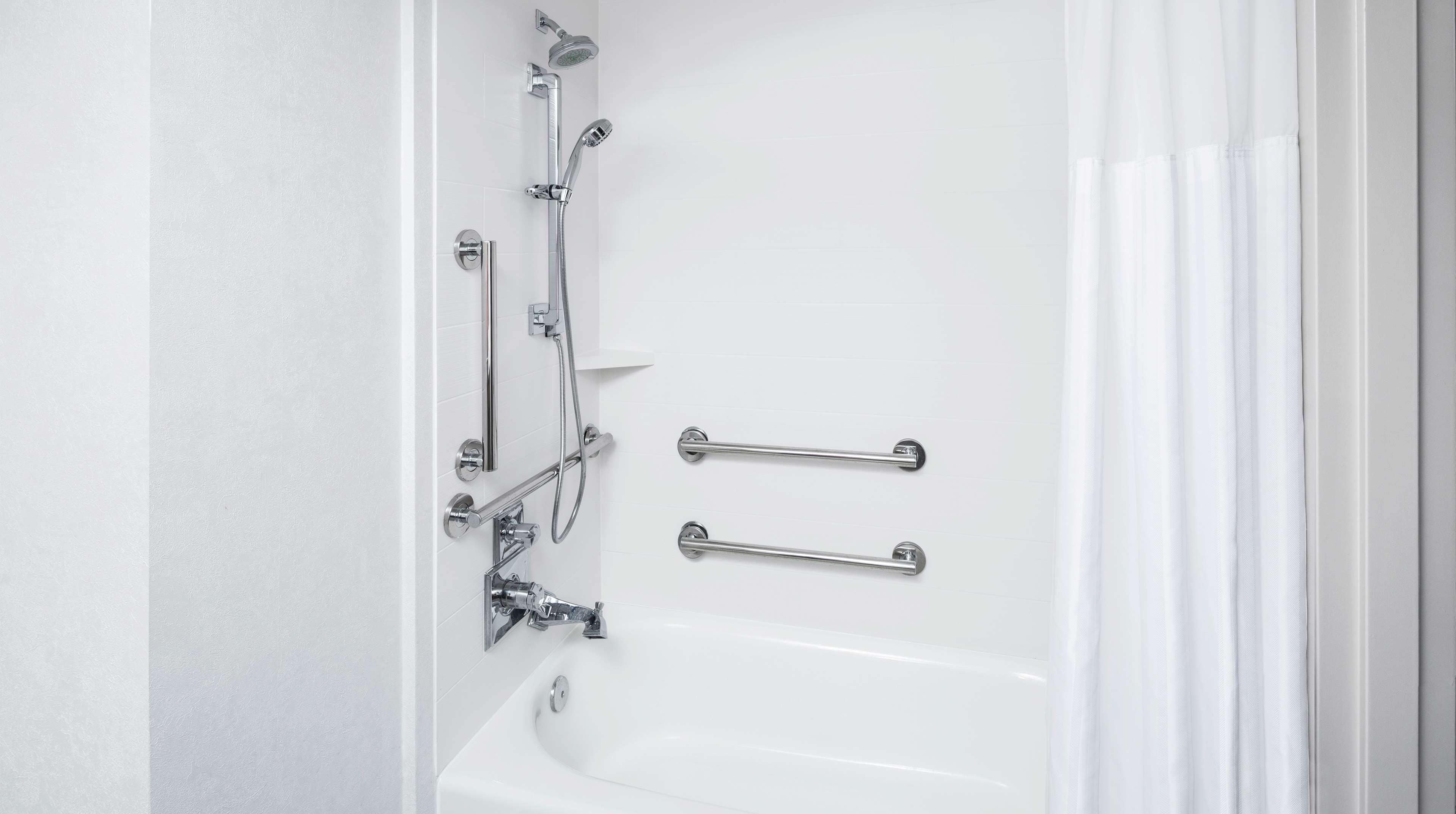 room, 1 king bed, accessible, bathtub | bathroom | free toiletries, hair dryer, towels