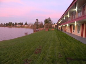 Lake - Lakeview Inn Centralia (Centralia)