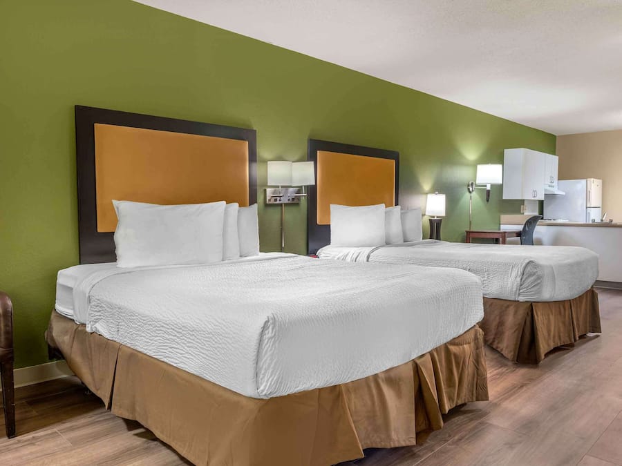 Escrivaninha, ferros/tábuas de passar roupa, Wi-Fi de cortesia