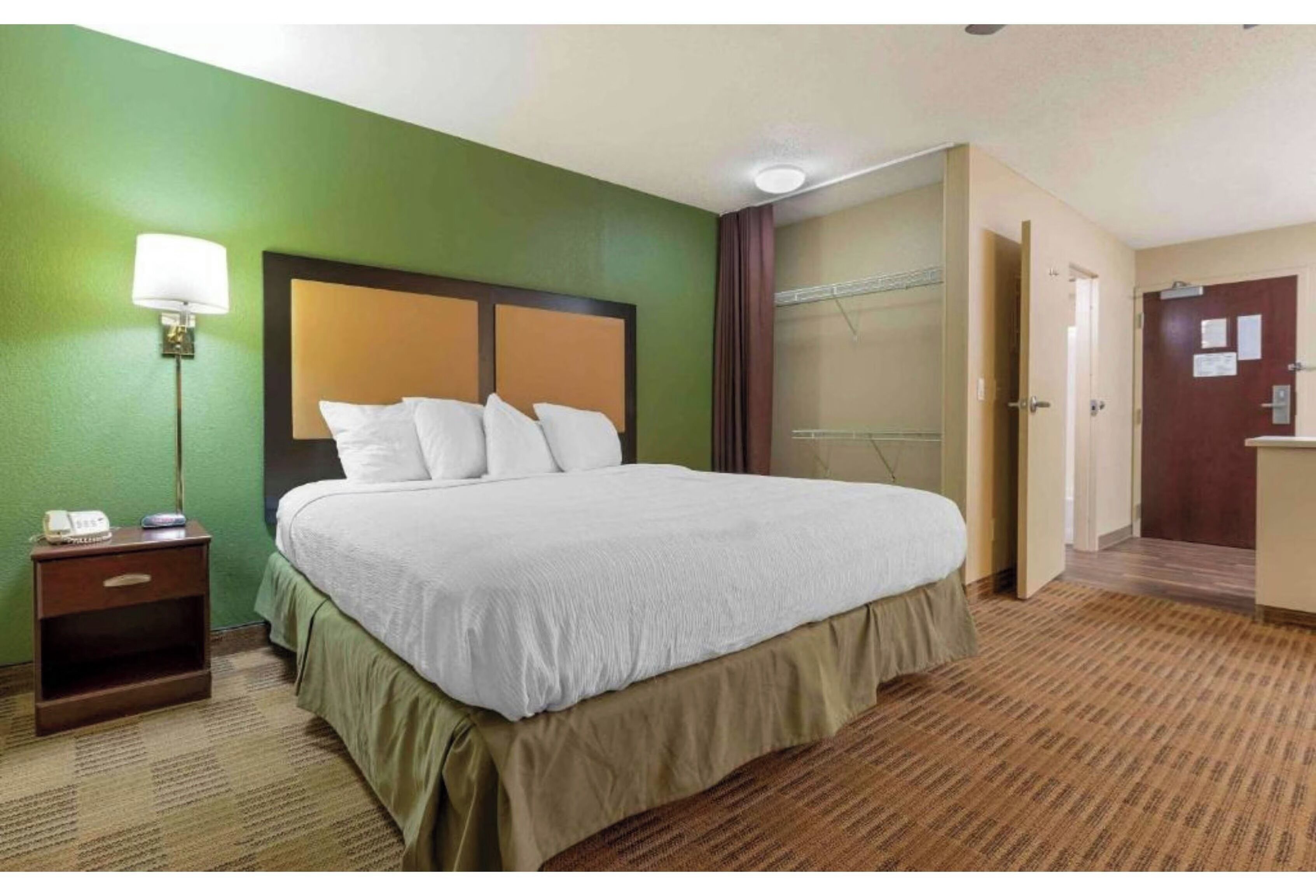 Desk, iron/ironing board, free WiFi, bed sheets