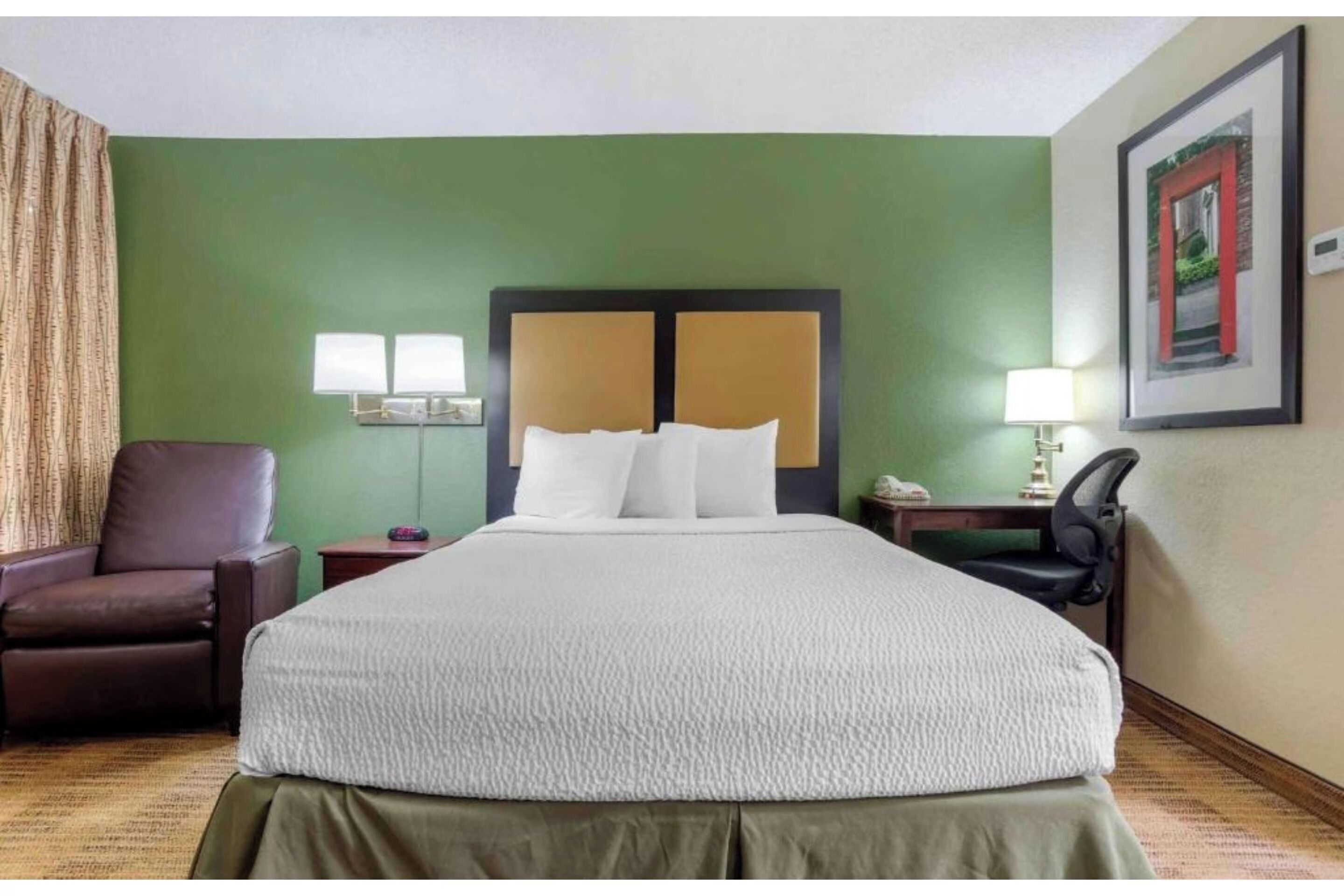 Desk, iron/ironing board, free WiFi, bed sheets