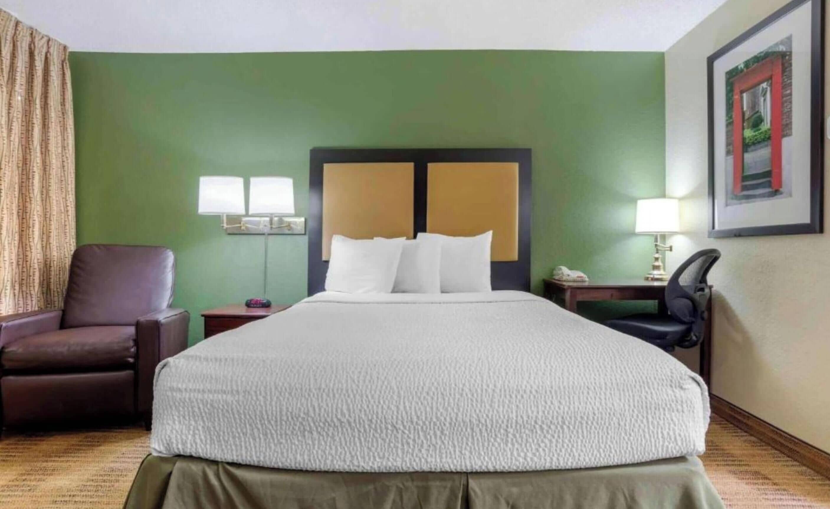 Desk, iron/ironing board, free WiFi, bed sheets
