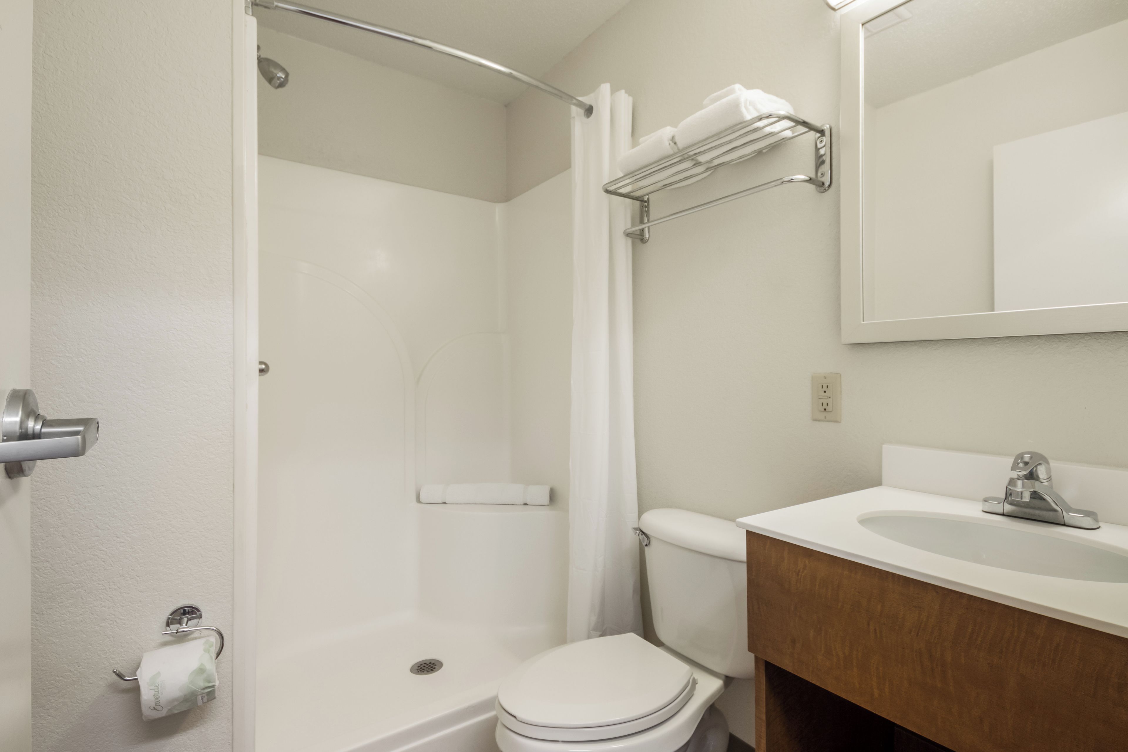Desk, blackout drapes, WiFi (free), bed sheets