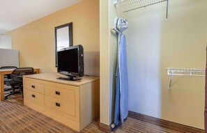 Studio, 2 Double Beds, Non Smoking | Pillowtop beds, desk, laptop workspace, blackout drapes