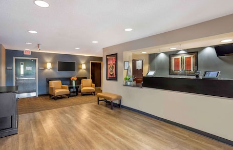 Lobby. Suburban Studios Exton - Philadelphia Great Valley