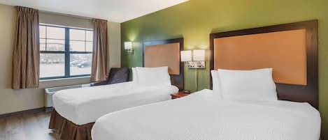 Studio, 2 Tempat Tidur Double, Bebas Asap Rokok, lemari es & microwave | Meja kerja, ruang kerja ramah laptop, dan setrika/meja setrika