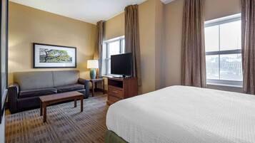 Deluxe Studio, 1 King Bed with Sofa bed, Non Smoking | Desk, iron/ironing board, free WiFi, bed sheets