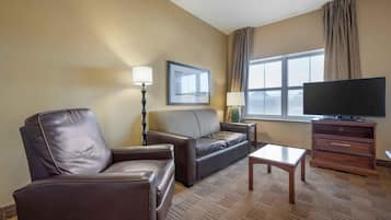 Desk, iron/ironing board, WiFi (free), bed sheets