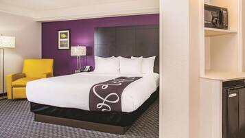 Room, 1 King Bed, Non Smoking | Desk, blackout curtains, iron/ironing board, free cots/infant beds