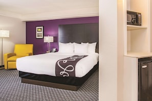 Room, 1 King Bed, Non Smoking | Desk, blackout curtains, iron/ironing board, free cots/infant beds