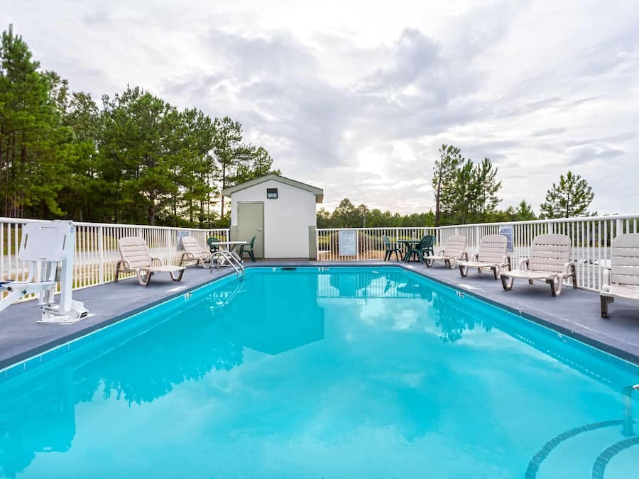 AuĂenpool (je nach Saison geöffnet)