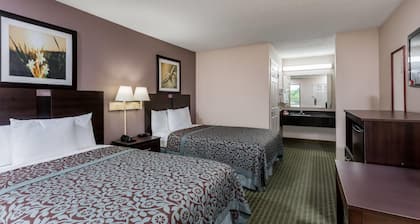 Days Inn by Wyndham Lugoff