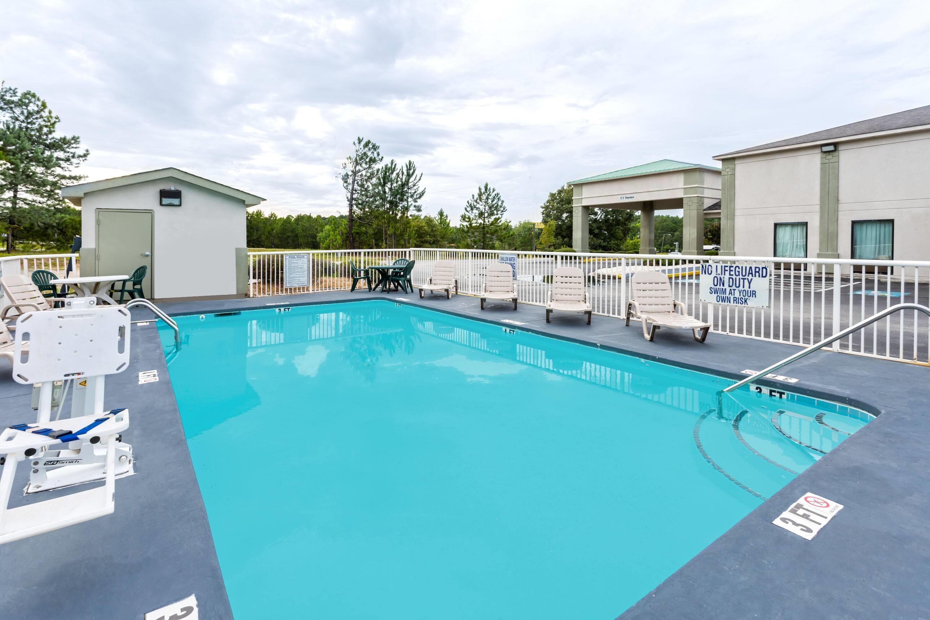 Piscina externa sazonal