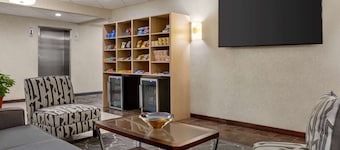 Super 8 by Wyndham Grove City